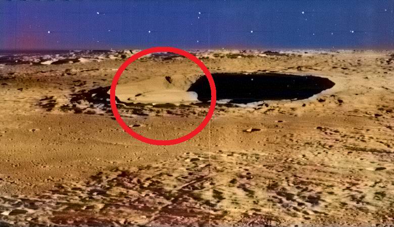 O ufólogo descobriu uma nave espacial simplificada na lua