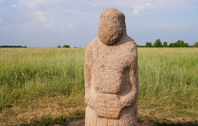 O ucraniano entregou ao museu uma estátua antiga amaldiçoada