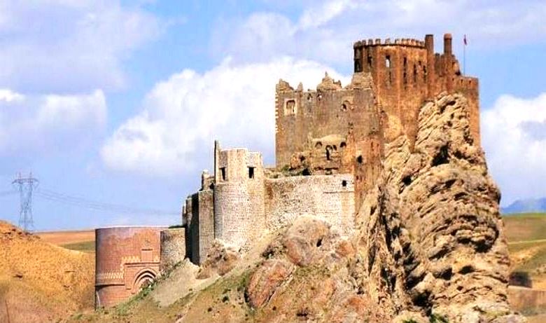 O oleoduto medieval único elevou a água 200 metros sem nenhuma bomba