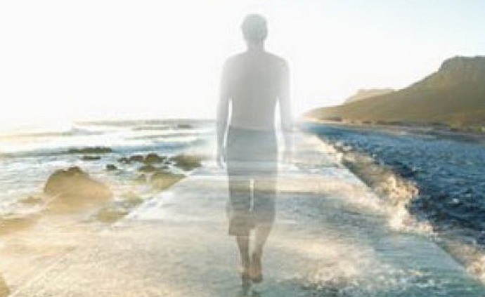 De manhã ele se levantou, ligou o computador e olhou para o que viu à noite em um sonho
