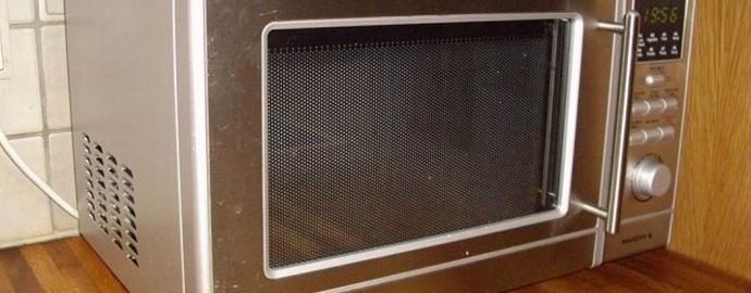 Na América, descobriu um fantasma no microondas