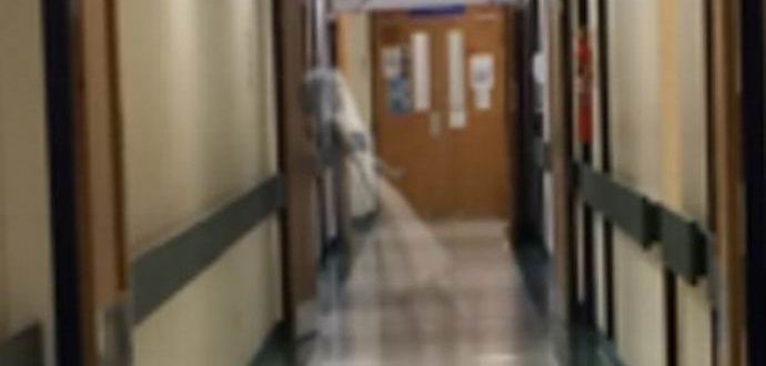 Um fantasma de uma garota foi fotografado em um hospital inglês