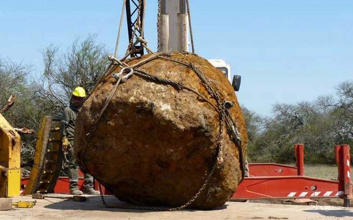 Um meteorito de trinta toneladas foi desenterrado na Argentina