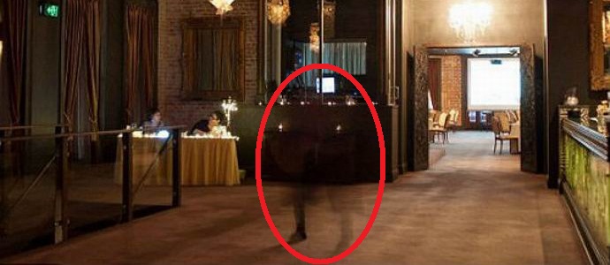 Um fantasma fotografado em um bar australiano