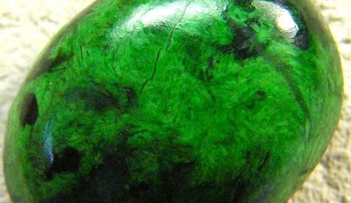 Uma peça de 175 toneladas de um mineral valioso foi desenterrada em Mianmar