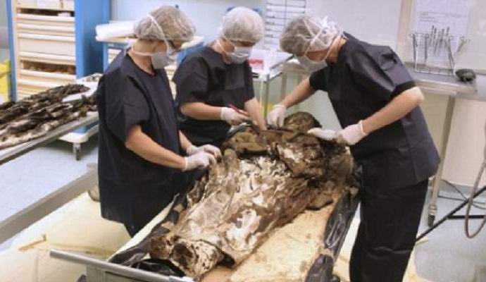 Na Sibéria, descobriu a múmia de uma criança