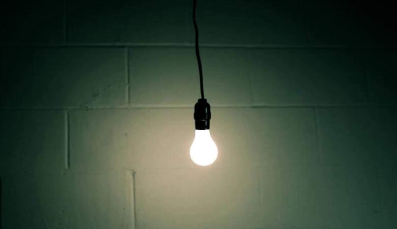 Uma fonte de luz misteriosa capturada em um apartamento