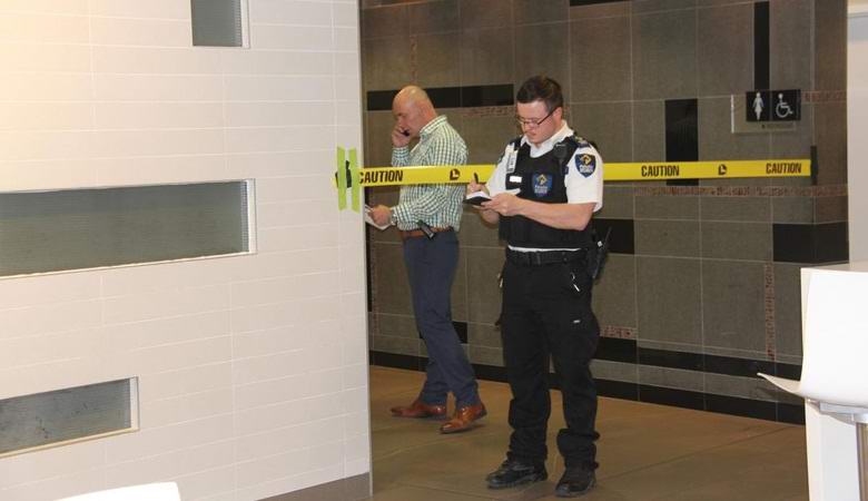 Um incidente misterioso ocorreu em um shopping canadense