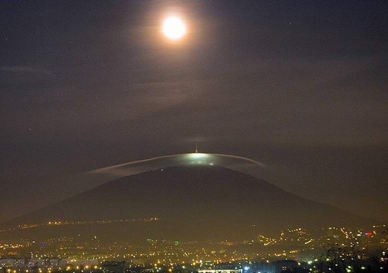 Uma nuvem misteriosa fotografada no norte do Cáucaso