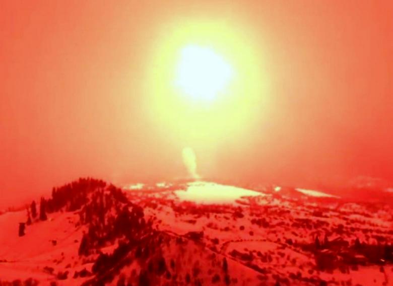 A vida continua: coronavírus e fogos de artifício