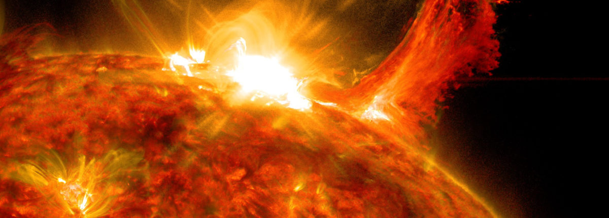Sonda da NASA detecta arco eletromagnético anômalo no Sol 